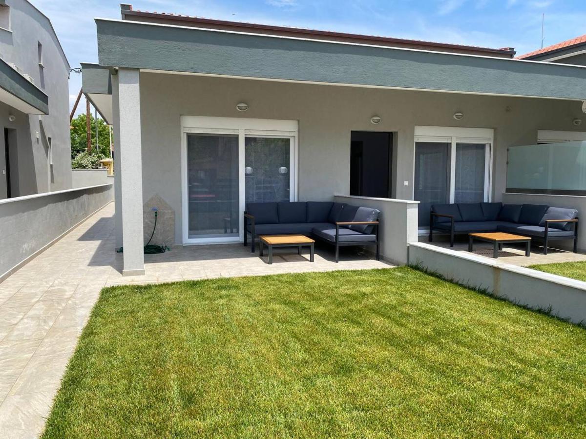 Lili Houses In Nikiti 350M From The Beach Exterior photo