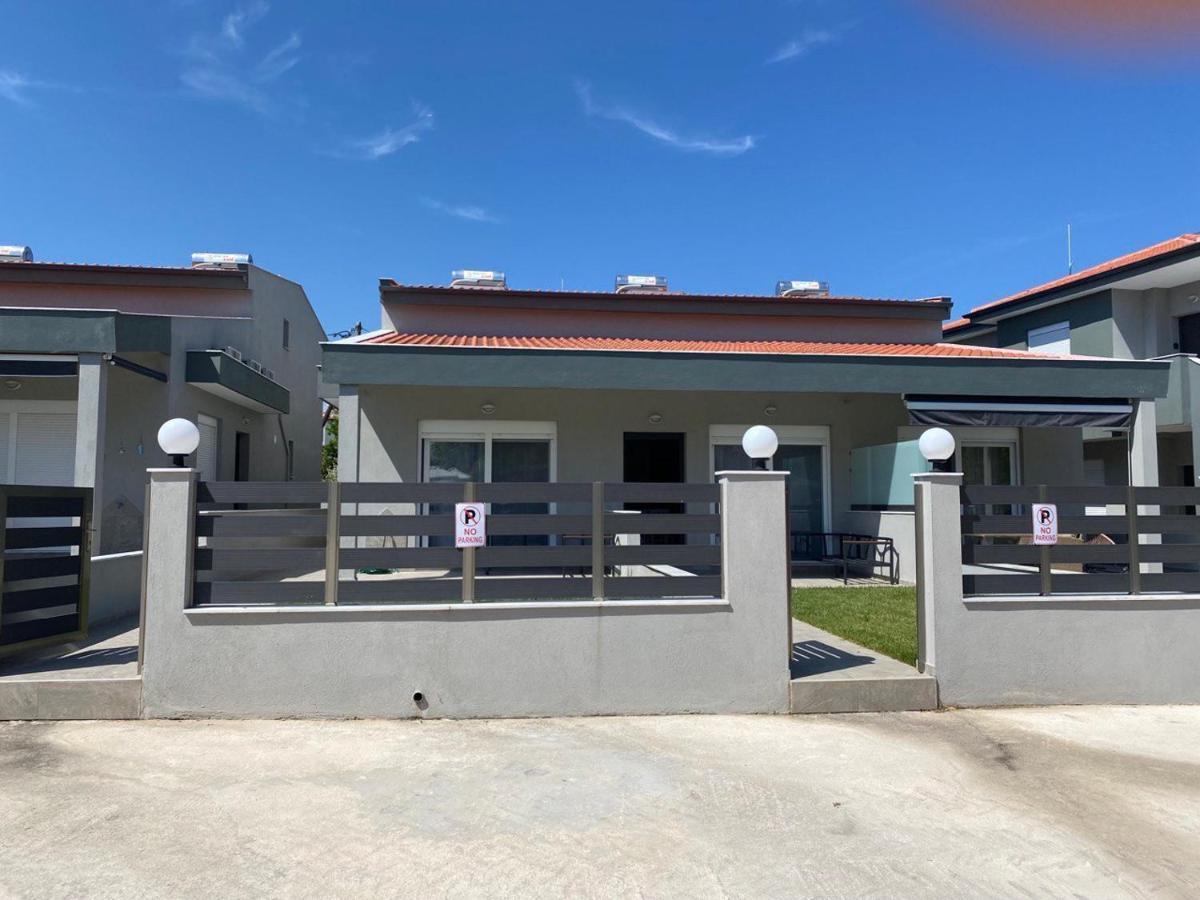Lili Houses In Nikiti 350M From The Beach Exterior photo