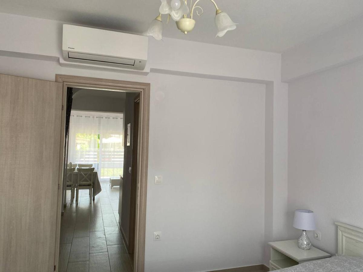 Lili Houses In Nikiti 350M From The Beach Exterior photo